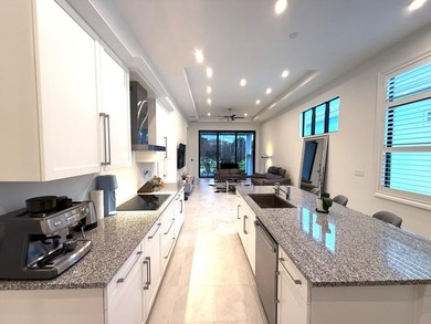 Better than new and vacant! Lightly lived in (approx. 8 months) - photo 8