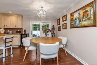 Massapequa Shores Gem! Turn-key 3-bedroom ranch featuring an - photo 6