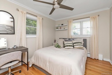 Massapequa Shores Gem! Turn-key 3-bedroom ranch featuring an - photo 10