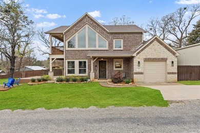 Lake Texoma Home For Sale in Pottsboro Texas