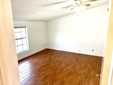 Beautiful Single-Family Home! Perfect for First-Time Buyers - photo 32