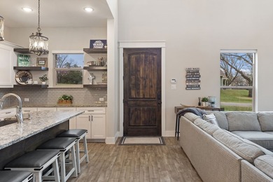 Custom builder's personal home just a 2-minute walk to the Lake - photo 5