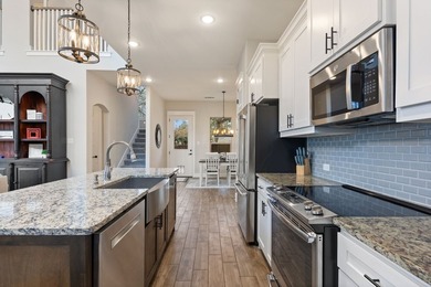 Custom builder's personal home just a 2-minute walk to the Lake - photo 8