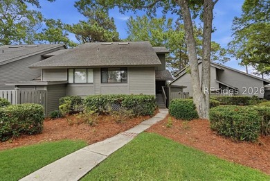 Fully renovated, 2 bed/2 bath Inverness Village Villa in - photo 4