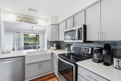 Fully renovated, 2 bed/2 bath Inverness Village Villa in - photo 7