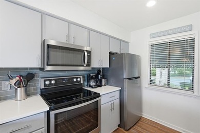 Fully renovated, 2 bed/2 bath Inverness Village Villa in - photo 8