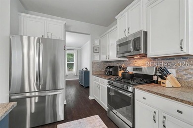 Welcome to this beautifully maintained 5-bedroom, 3-bath home in - photo 9