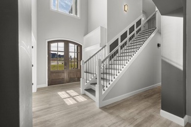 Excellent custom built home with year round lakefront water. 4 - photo 4