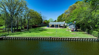Lake Home For Sale in Trinidad, Texas