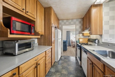 Set on a quiet cul-de-sac in one of the area's most convenient - photo 13