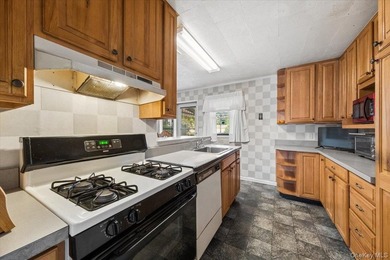 Set on a quiet cul-de-sac in one of the area's most convenient - photo 14