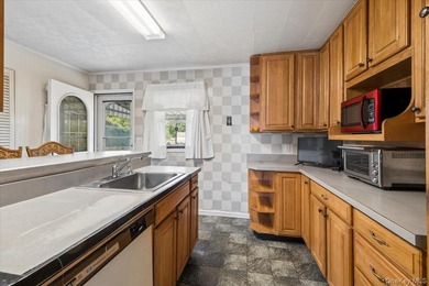 Set on a quiet cul-de-sac in one of the area's most convenient - photo 15