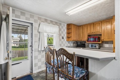 Set on a quiet cul-de-sac in one of the area's most convenient - photo 16