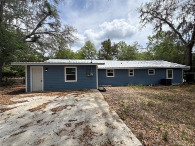 Welcome to this beautifully renovated 4-bedroom, 3-bath home - photo 18