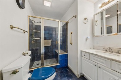 Set on a quiet cul-de-sac in one of the area's most convenient - photo 19