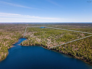 Experience the ultimate off-grid lifestyle where total privacy - photo 4