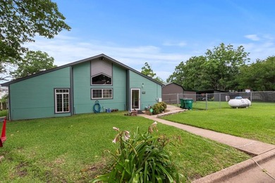 Cedar Creek Lake Home For Sale in Payne Springs Texas