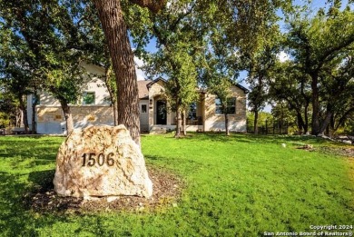 Lake Home For Sale in Canyon Lake, Texas