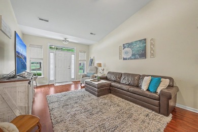 Welcome to this well-maintained single-story villa tucked away - photo 11