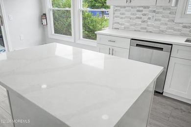 Just renovated lakeview in sought after south. This home - photo 13