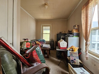 Versatile duplex offering two 1-bedroom units with separate - photo 16