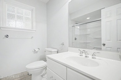 Just renovated lakeview in sought after south. This home - photo 17