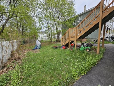 Versatile duplex offering two 1-bedroom units with separate - photo 17