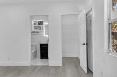 Priced to sell! Step into modern living with this freshly - photo 19