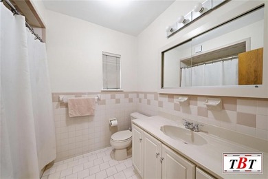 Welcome to 1555 East 13th Street! This colossal, impeccably - photo 20
