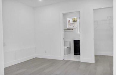 Priced to sell! Step into modern living with this freshly - photo 20