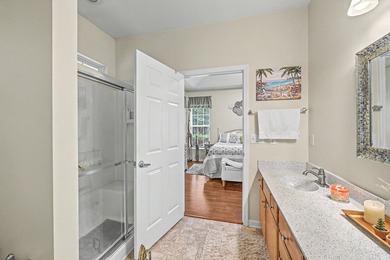 Welcome to this well-maintained single-story villa tucked away - photo 21