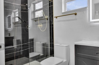 Priced to sell! Step into modern living with this freshly - photo 21