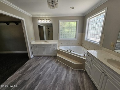 The Ultimate Coastal Carolina Estate: 5.8-Acre Gated Luxury in - photo 22