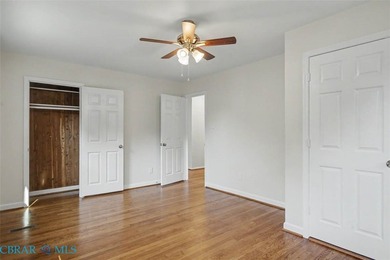 Outstanding, move right in 3 bedrooms, 2 baths rancher! Open - photo 22