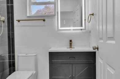 Priced to sell! Step into modern living with this freshly - photo 22