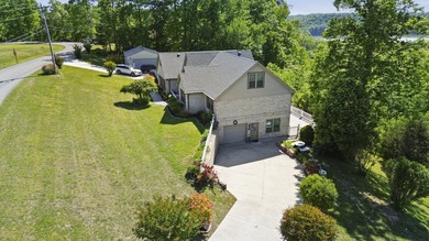 Lake Views, Waterfront Living & Room to Spread Out! Wake up to - photo 3