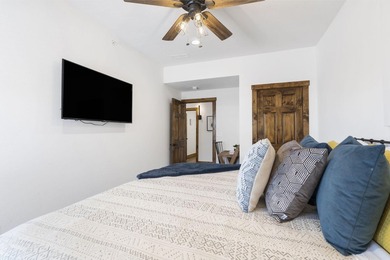 Welcome to your dream lakeside retreat! This magnificent - photo 24