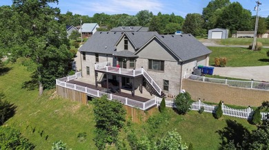 Lake Views, Waterfront Living & Room to Spread Out! Wake up to - photo 4