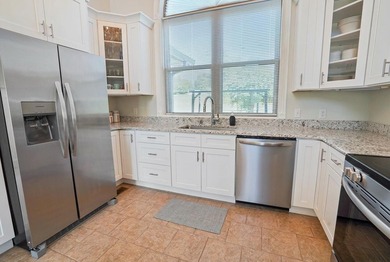 Lake Views, Waterfront Living & Room to Spread Out! Wake up to - photo 10