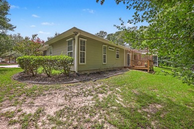 Welcome to this well-maintained single-story villa tucked away - photo 34