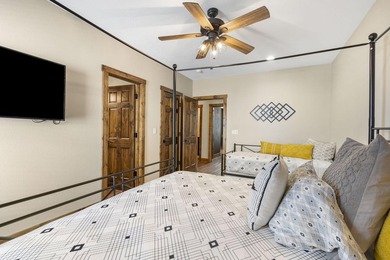 Welcome to your dream lakeside retreat! This magnificent - photo 37
