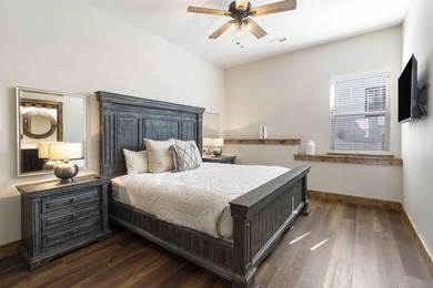 Welcome to your dream lakeside retreat! This magnificent - photo 42