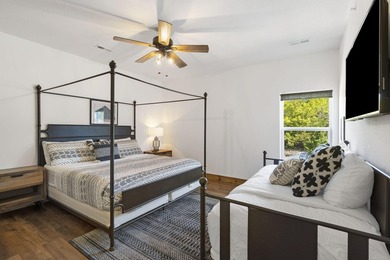 Welcome to your dream lakeside retreat! This magnificent - photo 52