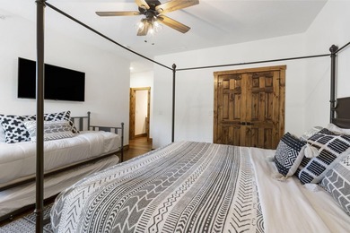 Welcome to your dream lakeside retreat! This magnificent - photo 53