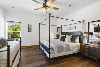 Welcome to your dream lakeside retreat! This magnificent - photo 55