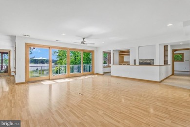 Welcome to this truly exceptional, one-of-a-kind waterfront - photo 15