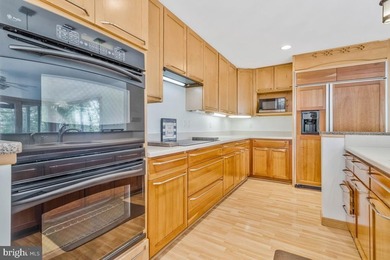 Welcome to this truly exceptional, one-of-a-kind waterfront - photo 27