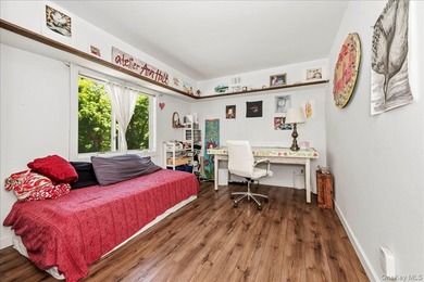Live where you play on Long Island shores in this stunning - photo 28