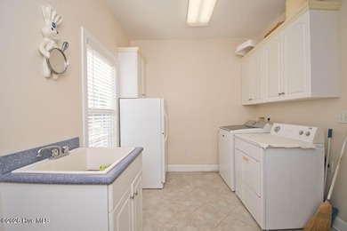 Price Improvement! BOATER'S DREAM meets easy coastal living in - photo 37