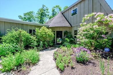 Live where you play on Long Island shores in this stunning - photo 40